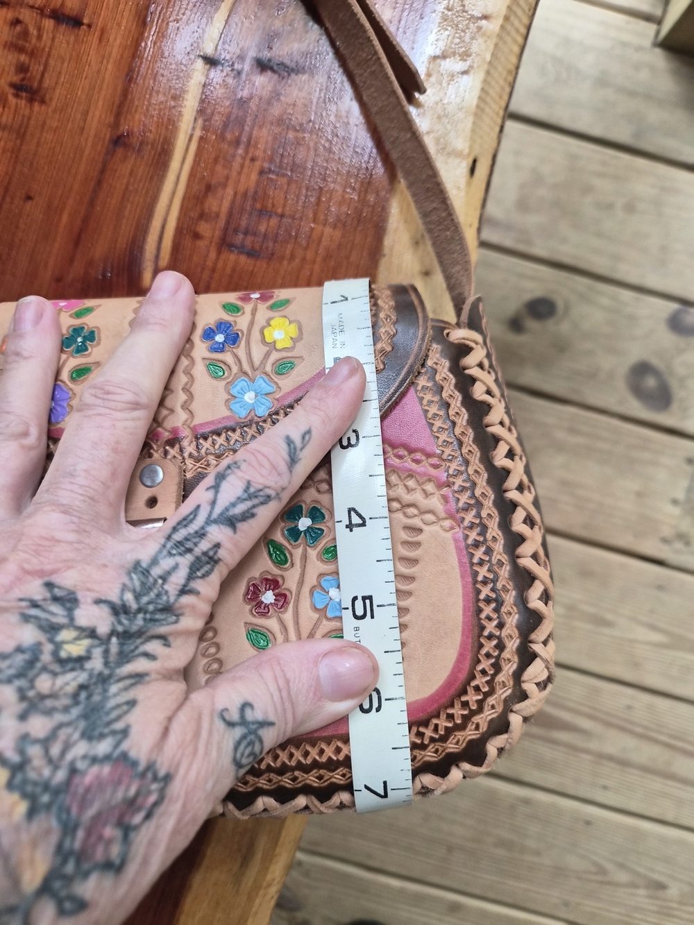 Handmade Floral Tooled Leather Crossbody Bag in Tan - Picture 5 of 7